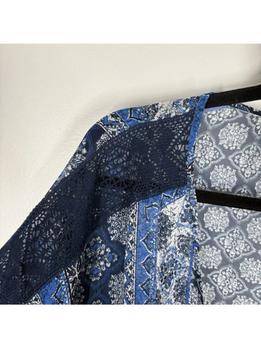 Catherines Women 2X/3X Blue Printed Sheer Boho Crochet Trim Tie Front Kimono - Picture 5 of 8